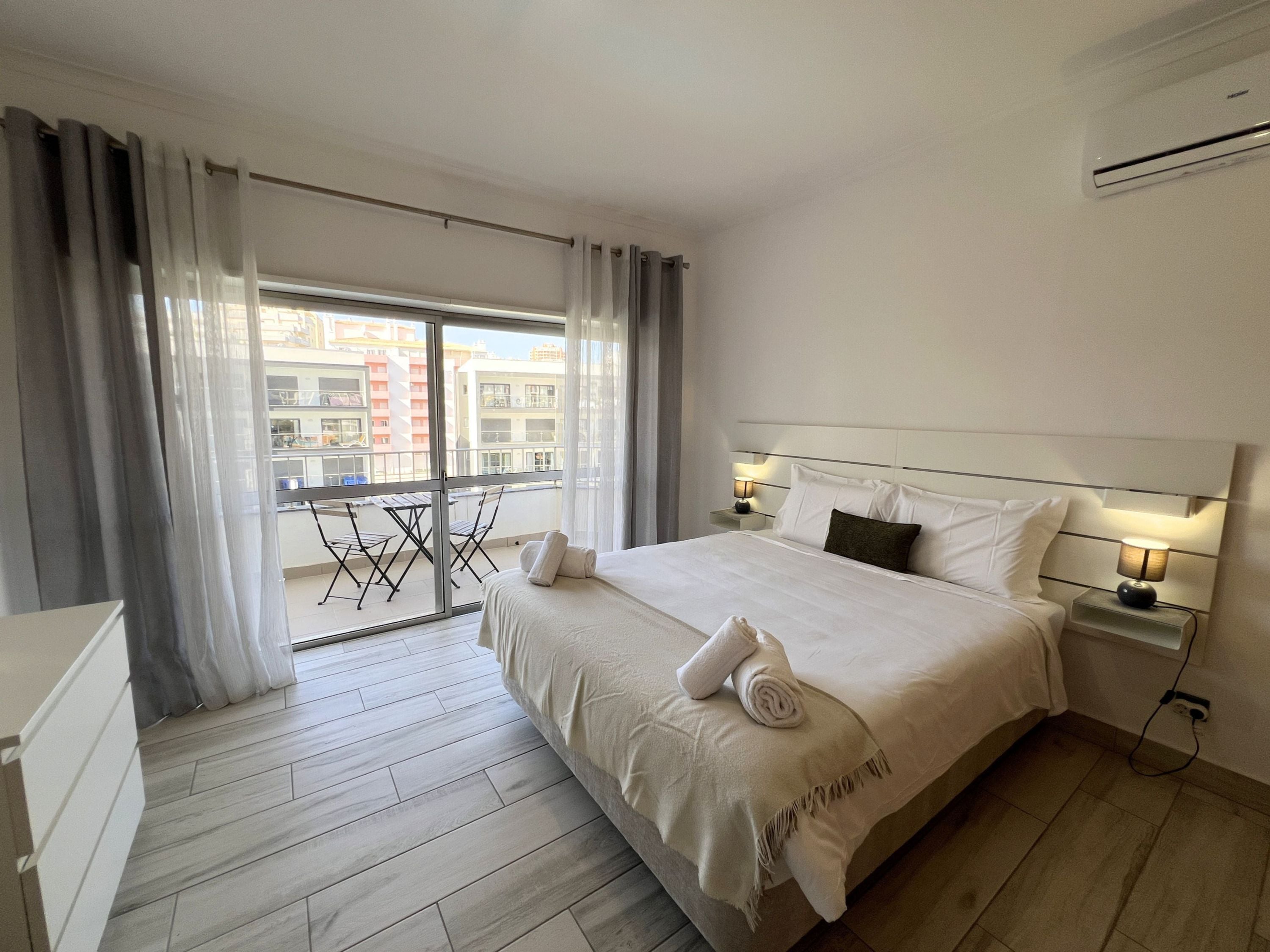 Iron/ironing board, travel cot, free WiFi, bed sheets