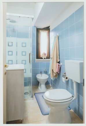 Shower, hair dryer, bidet, towels - B&B da Maria & Renato il Lago Ristorante (Mirabella Eclano)