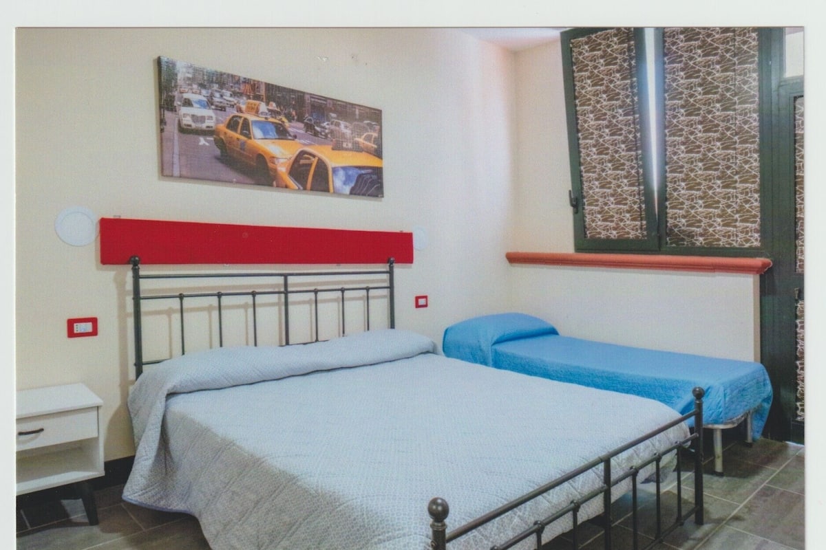 Comfort Triple Room, Balcony | Desk, iron/ironing board, free WiFi, bed sheets