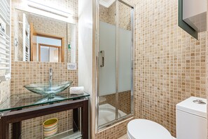 Bathroom - Varandas Private Apartment (Lagos)
