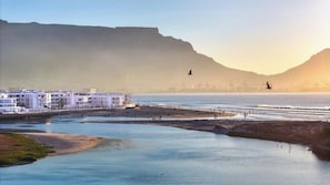 Apartamento, 2 quartos, acessível, sacada | Praia