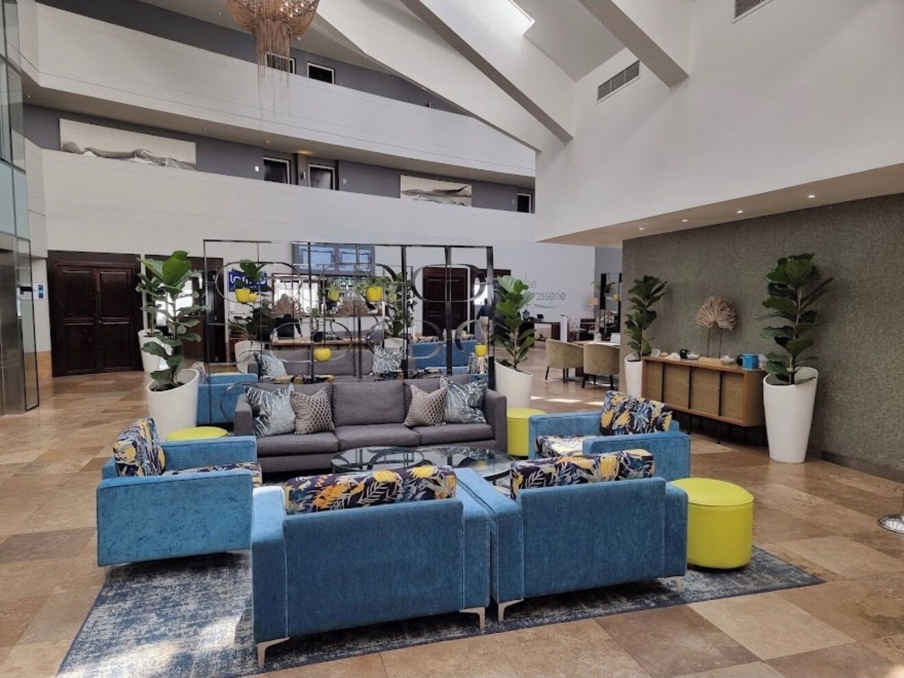 Apartment, 2 Bedrooms, Accessible, Balcony | Living room