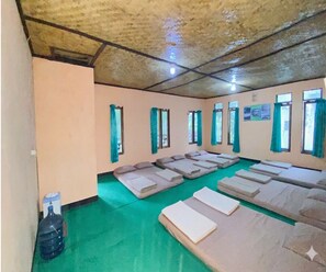 Gemeinsamer Schlafsaal, Hügelblick | Wellness