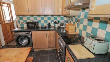 Dishwasher, cookware/dishes/utensils
