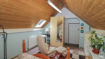 4 bedrooms, individually decorated, individually furnished, free WiFi