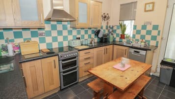 Dishwasher, cookware/dishes/utensils