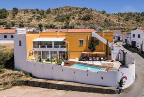 Seasonal outdoor pool - Casa Amarela (Mértola)