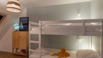 Apartment | 3 bedrooms, individually furnished, laptop workspace, iron/ironing board