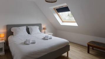 Apartment | 3 bedrooms, individually furnished, laptop workspace, iron/ironing board