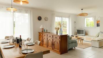 Apartment | Dining