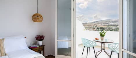 One Bedroom Suite | 防敏寢具、房內夾萬、熨斗/熨衫板、免費 Wi-Fi