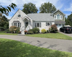Exterior - Turnkey beautiful home away from home (Fishkill)