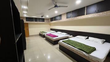 Deluxe Shared Dormitory | Free WiFi