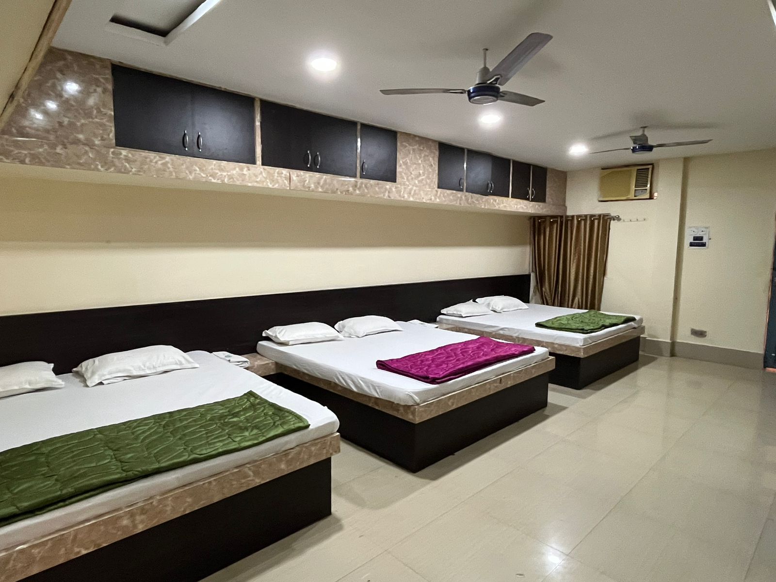 Deluxe Shared Dormitory | Free WiFi