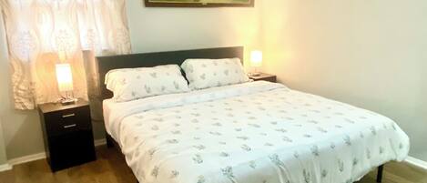 3 bedrooms, iron/ironing board, WiFi, bed sheets
