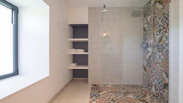 Villa | Bathroom
