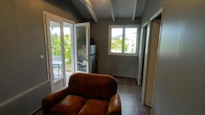 Hus, hageutsikt | Oppholdsområde