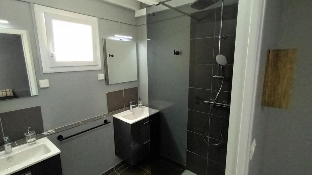Maison, 2 chambres | Salle de bain