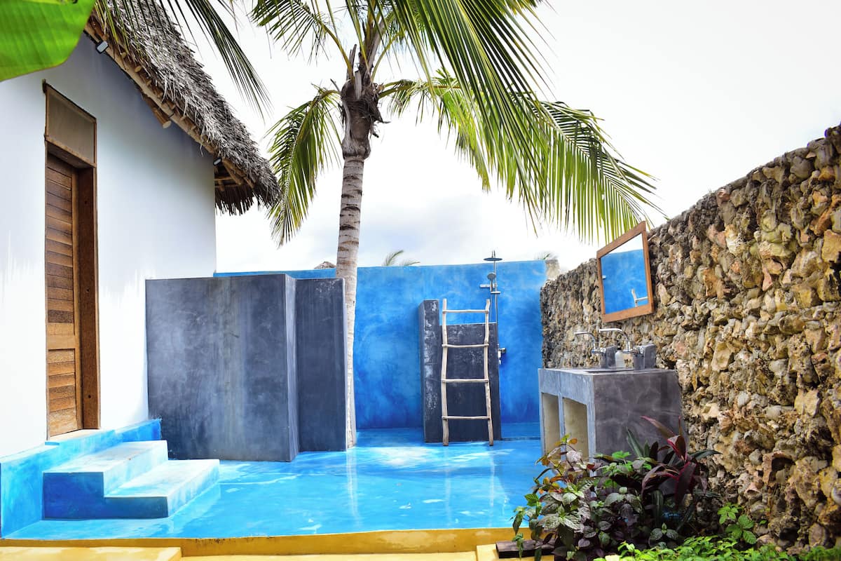 Classic Triple Room, Partial Ocean View | Free WiFi