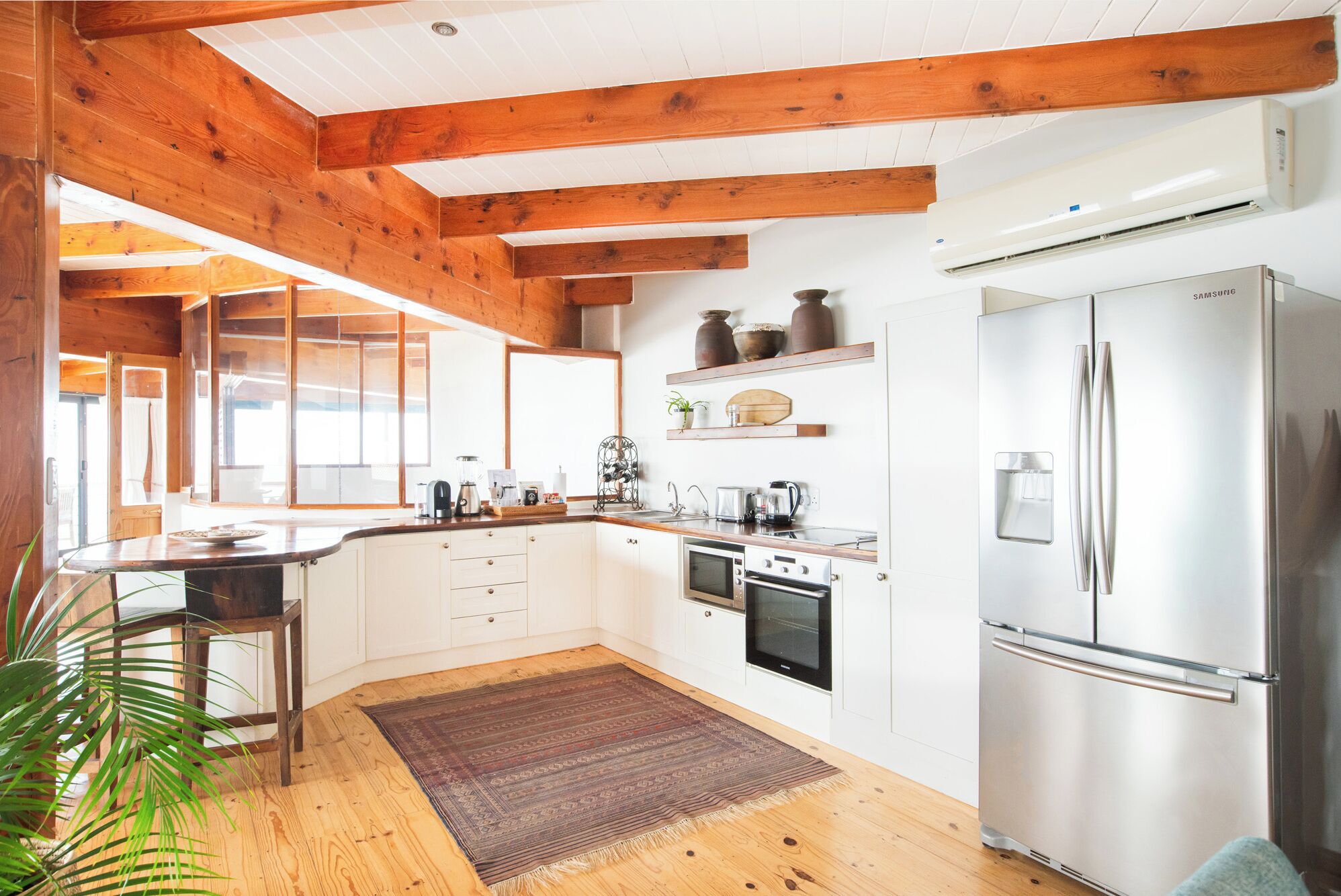Luxury Penthouse, 2 Bedrooms, Sea View | Private kitchen | Microwave, highchair