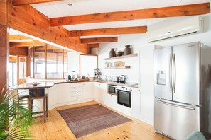 Luxury Penthouse, 2 Bedrooms, Sea View | Private kitchen | Microwave, highchair