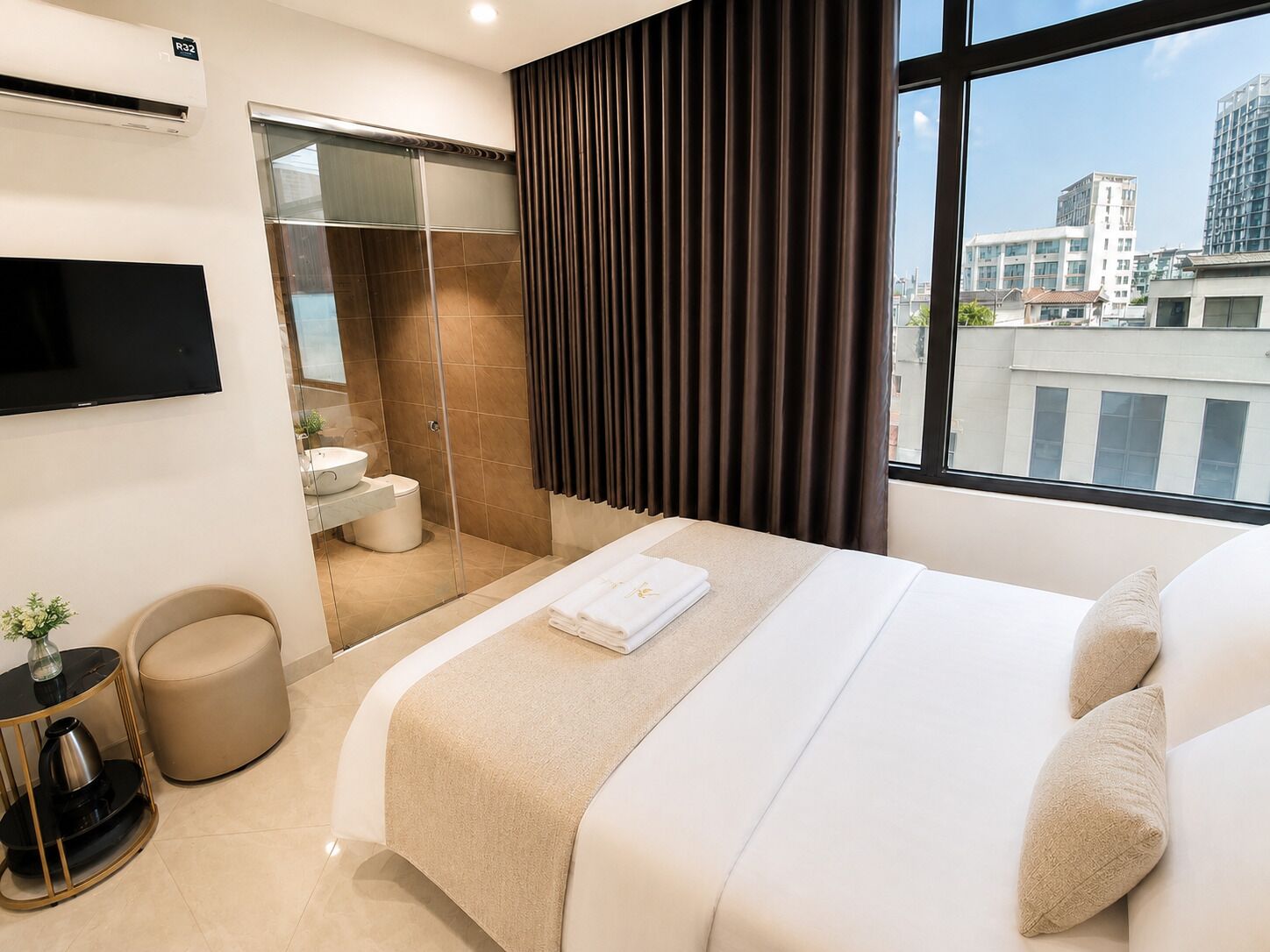Deluxe-rum - 1 queensize-säng | Skrivbord, arbetsyta för laptop och gratis wi-fi