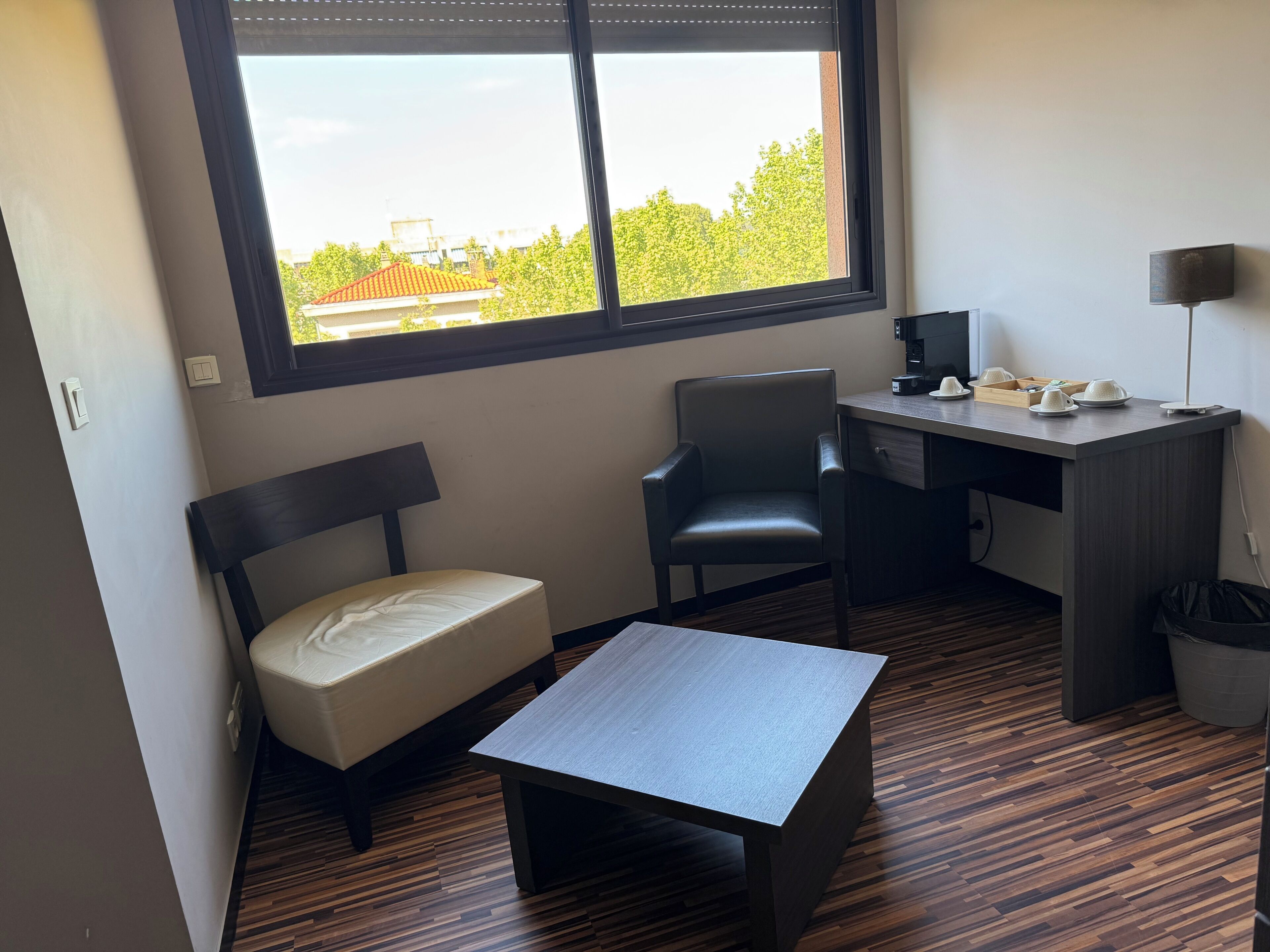 Deluxe Double Room, City View | Interior