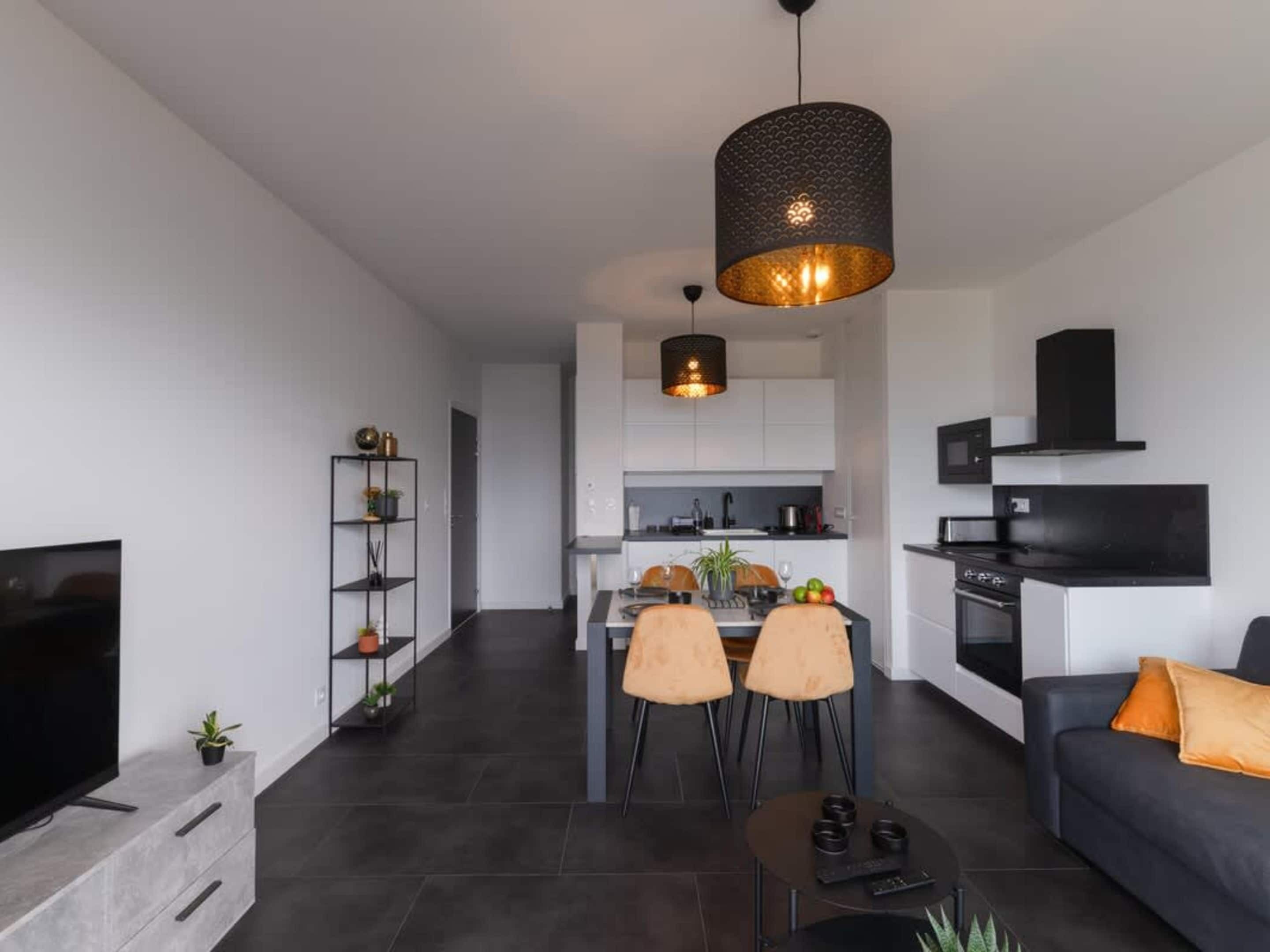 Apartment | Dining