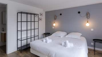 House | 4 bedrooms, iron/ironing board, bed sheets