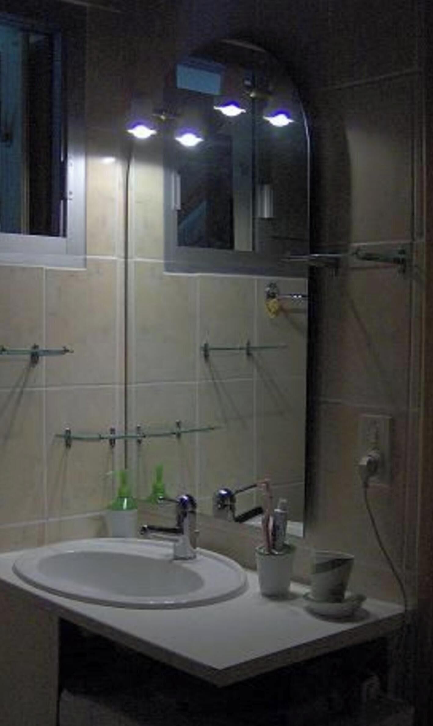 Douche, sèche-cheveux