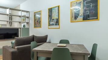 Apartment, 1 Double Bed | Dining