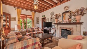 Unclassified image, 5 of 26, button - Holiday Villa 'Villa Son Perot' with Mountain Views, Private Pool and Wi-Fi (Orient)
