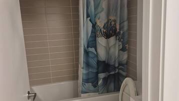 Apartamento, 1 quarto | Banheiro