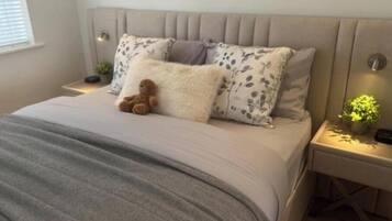 2 dormitorios, tabla de planchar con plancha, wifi y ropa de cama