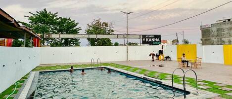 Udendørs pool