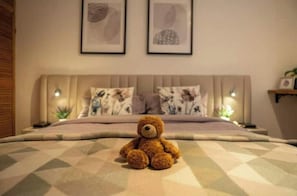 2 chambres, fer et planche à repasser, Wi-Fi, draps fournis