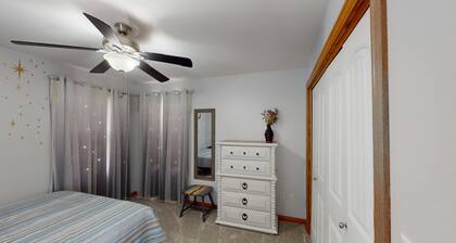 Bright 'n' Beautiful! 5 bedrooms 3 restrooms
