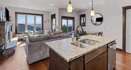 Mountainside Chalet w/ Hot Tub & Sauna