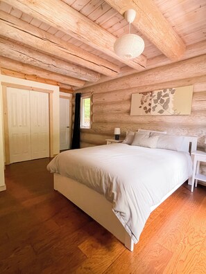 3 bedrooms, WiFi (free), bed sheets