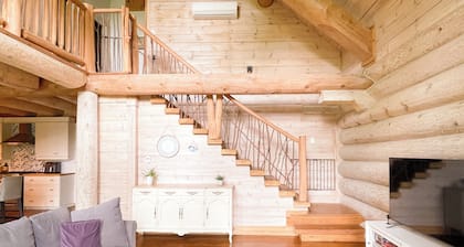 Premium log cabin, peaceful cozy retreat in nature, nearby Golf Montebello