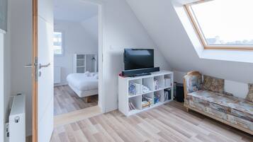 House | 4 bedrooms, iron/ironing board, bed sheets