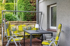 Outdoor dining - Stoll Holiday Apartment in Brüel (Brüel)
