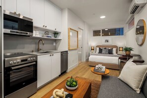 Interior - Charming studio in Seattle perfect for your city getaway (Seattle)