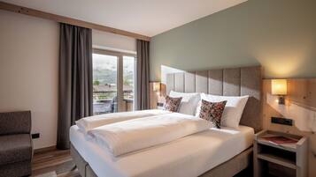 Classic Apartment, Balcony, Mountain View | In-room safe, soundproofing, free WiFi