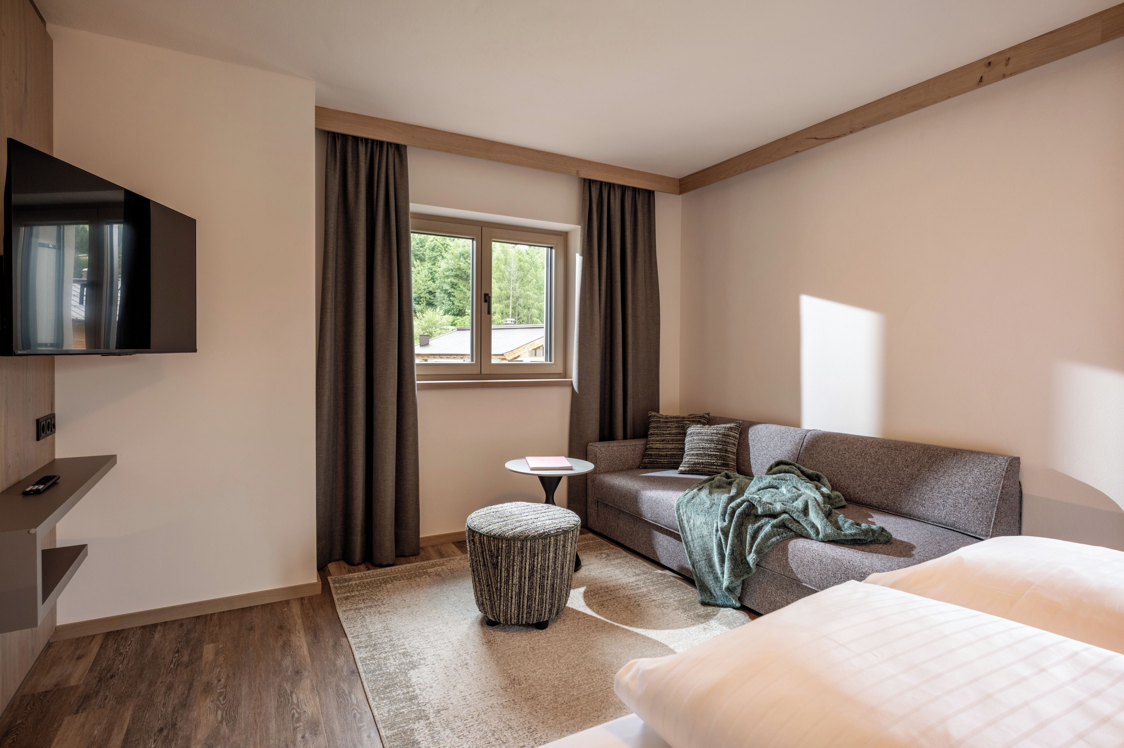 Classic Apartment, Balcony, Mountain View | In-room safe, soundproofing, free WiFi