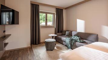 Classic Apartment, Balcony, Mountain View | In-room safe, soundproofing, free WiFi