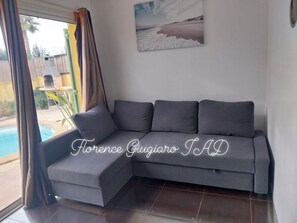 TV - Cosy House With Sea View (Sanary-sur-Mer)