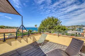 Terrace/patio - Cosy House With Sea View (Sanary-sur-Mer)