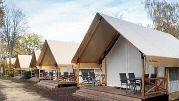 House | Outdoor dining