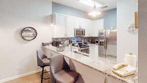 Unclassified image, 5 of 46, button - 2nd Floor Condo With Washer/dryer & On-site Pool, Dining - Near Theme Parks (Davenport)
